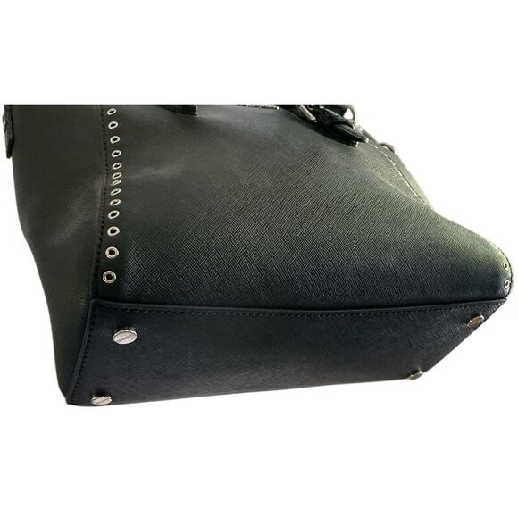 Michael Kors Mercer Gallery Medium Satchel Black Leather Eyelet Trim Crossbody - Picture 4 of 5